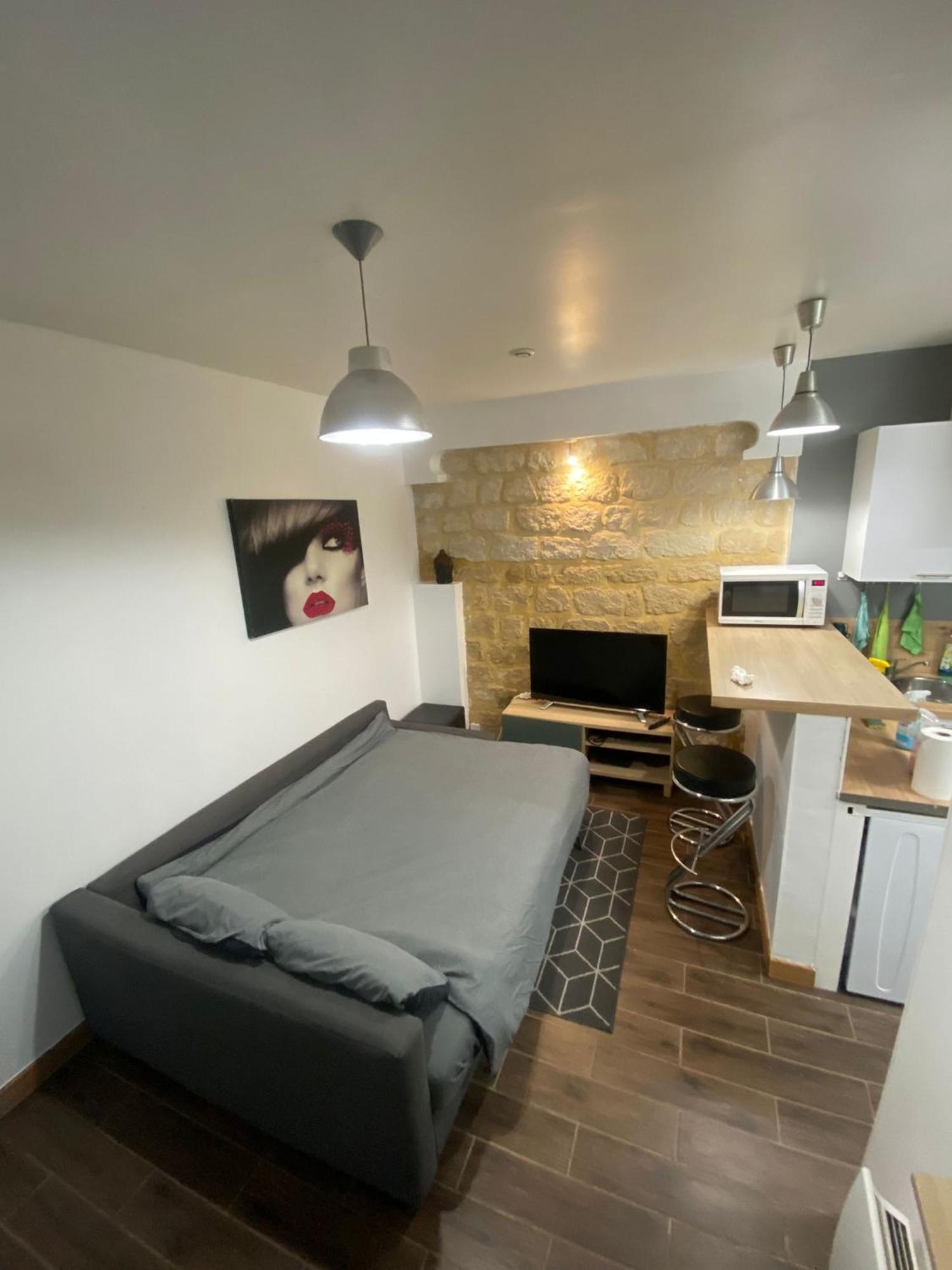 Agreable Appartement In Montmartre Parijs Buitenkant foto